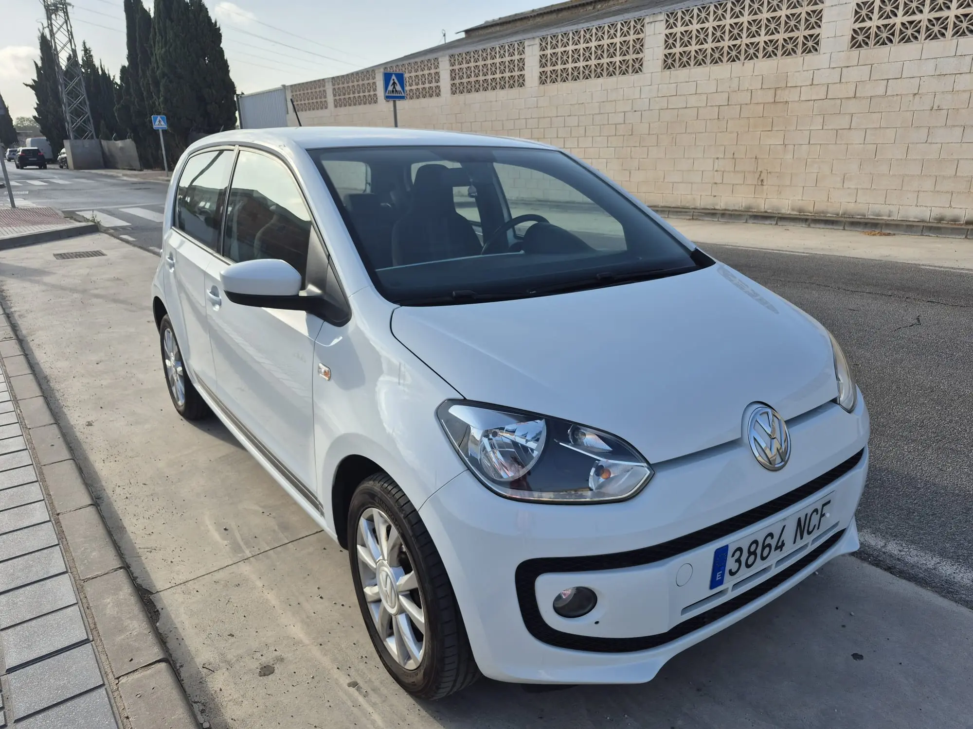 Volkswagen Street Up 1.0
