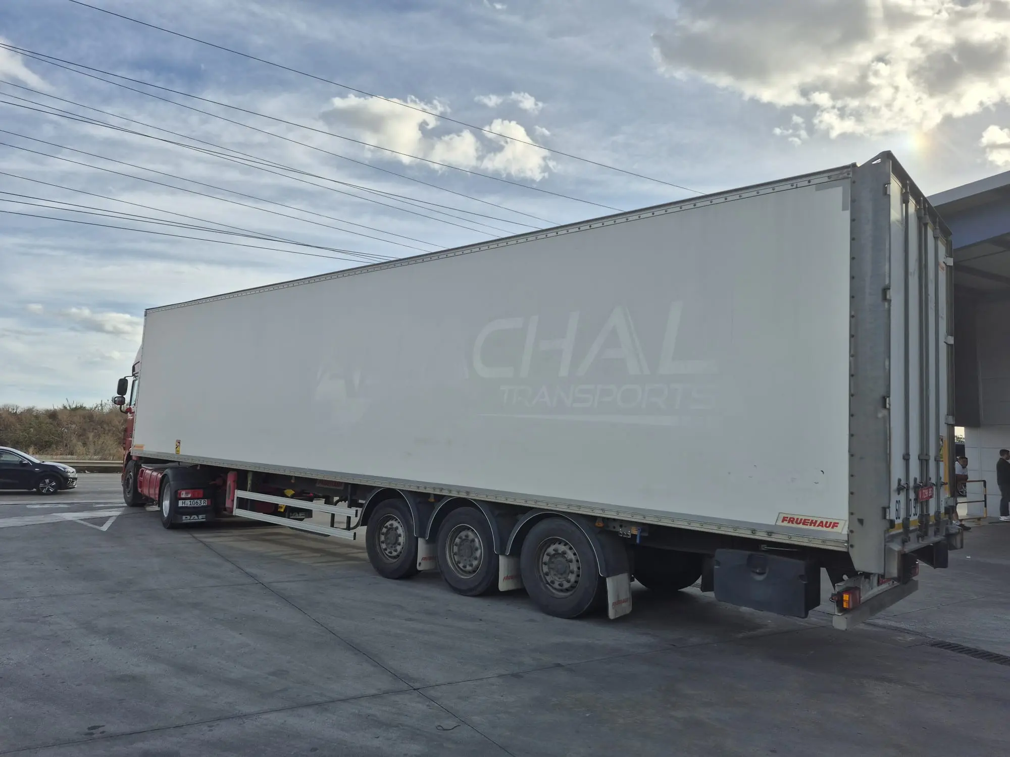 Semirremolque Furgon Paquetero FRUEHAUF