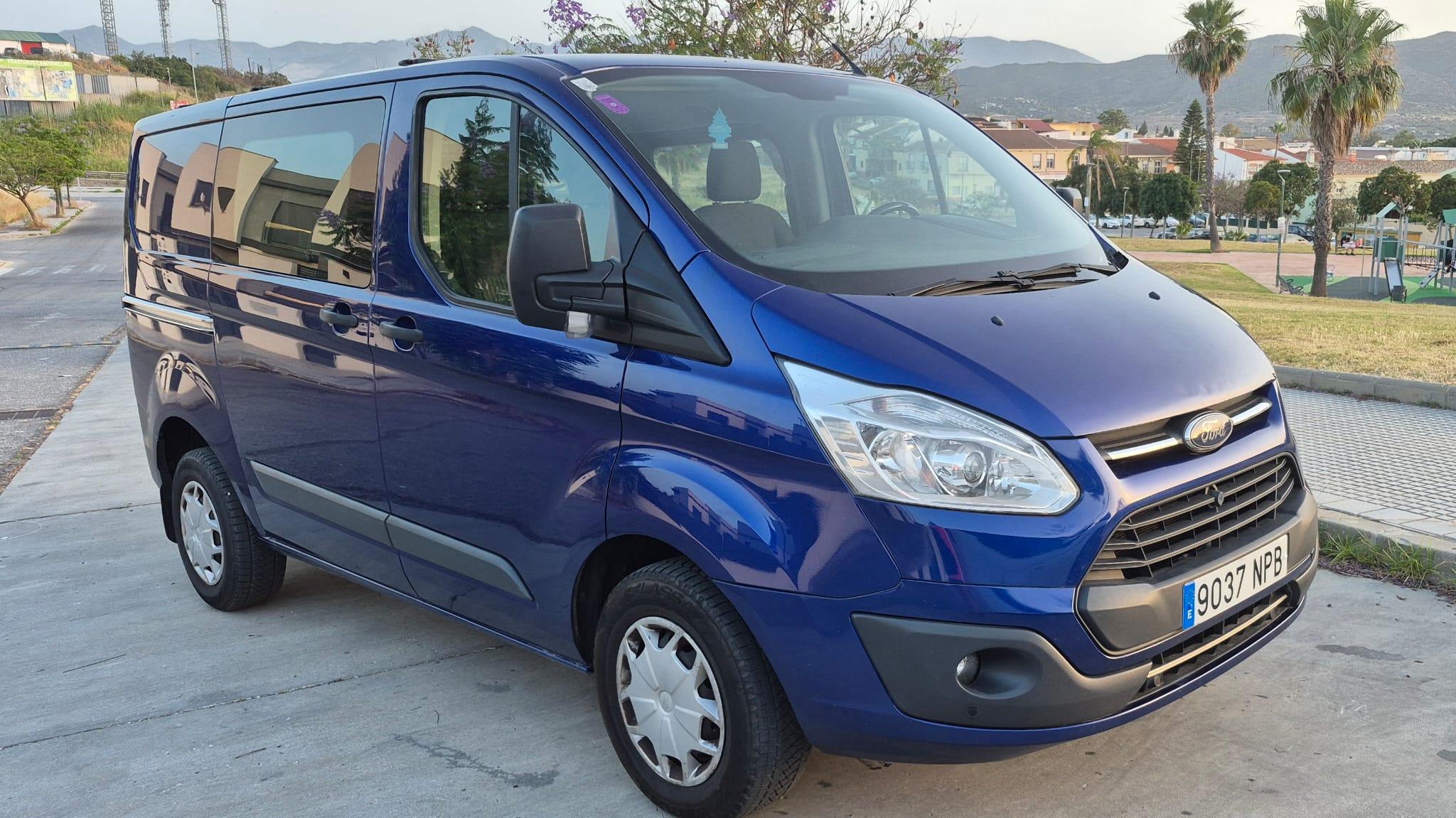 Ford Transit Custom 6 plazas+zona de carga